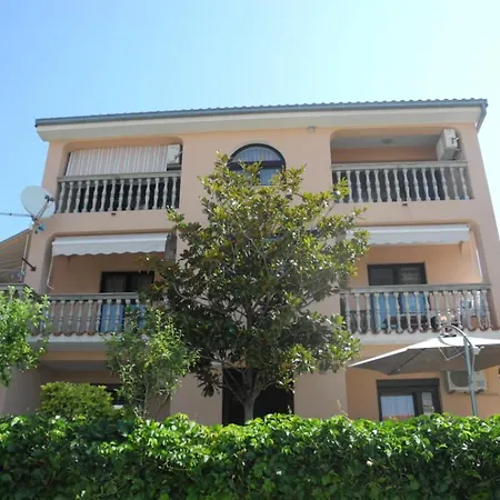 Apartment Elma 21 Pax Groundfloor *